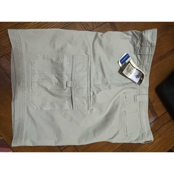 Columbia Cargo Shorts - Picture 6 of 10